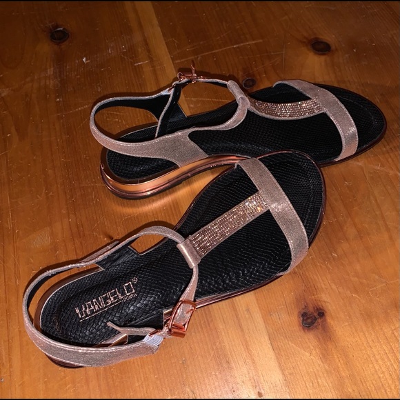 vangelo Shoes - Vangelo sparkling pink sandals.